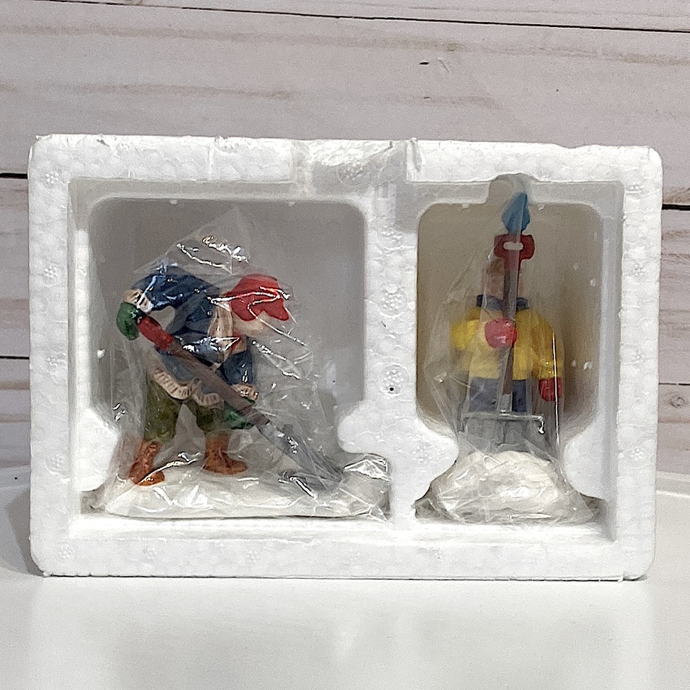 DEPARTMENT 56 - A Heavy Snow Fall - Original Snow Village - Picture 6 of 8